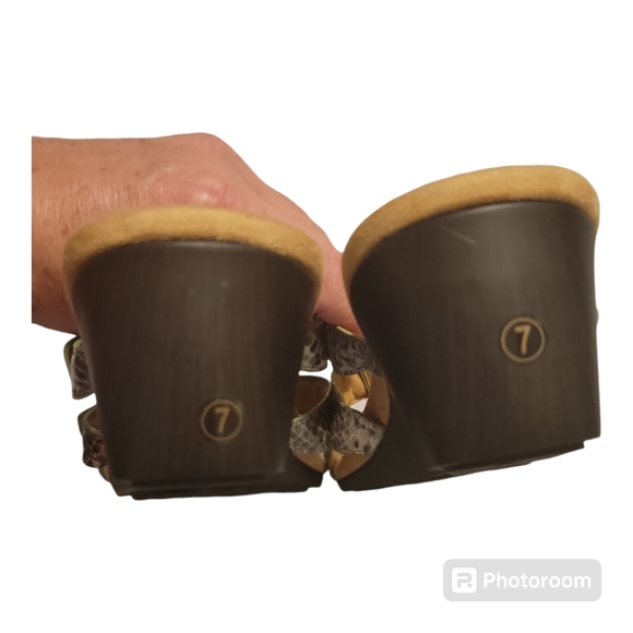 Vionic Radia Wide Wedge Slip on Adjustable Strappy Size 7 - Picture 5 of 8